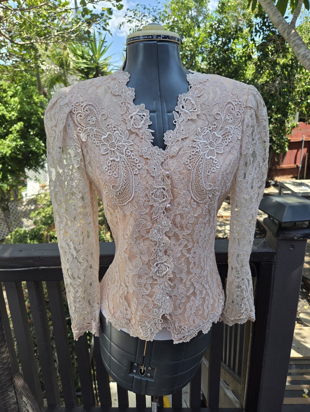 Vintage Lisa Michael Petite Fitted Lace Button Blouse Blush Pink Lace Dead Stock